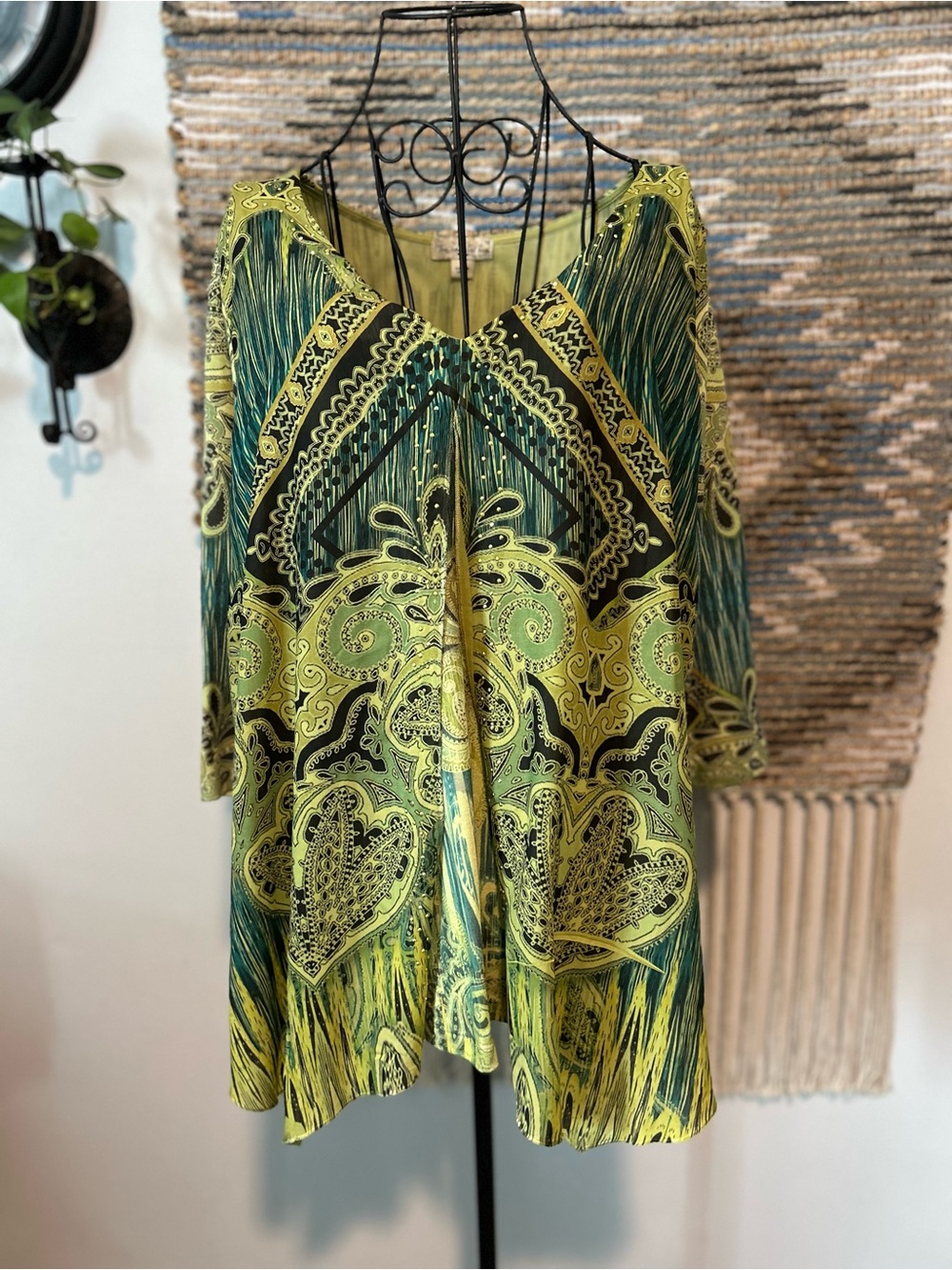 Live and Let Live Womenโs Green Patterned Top